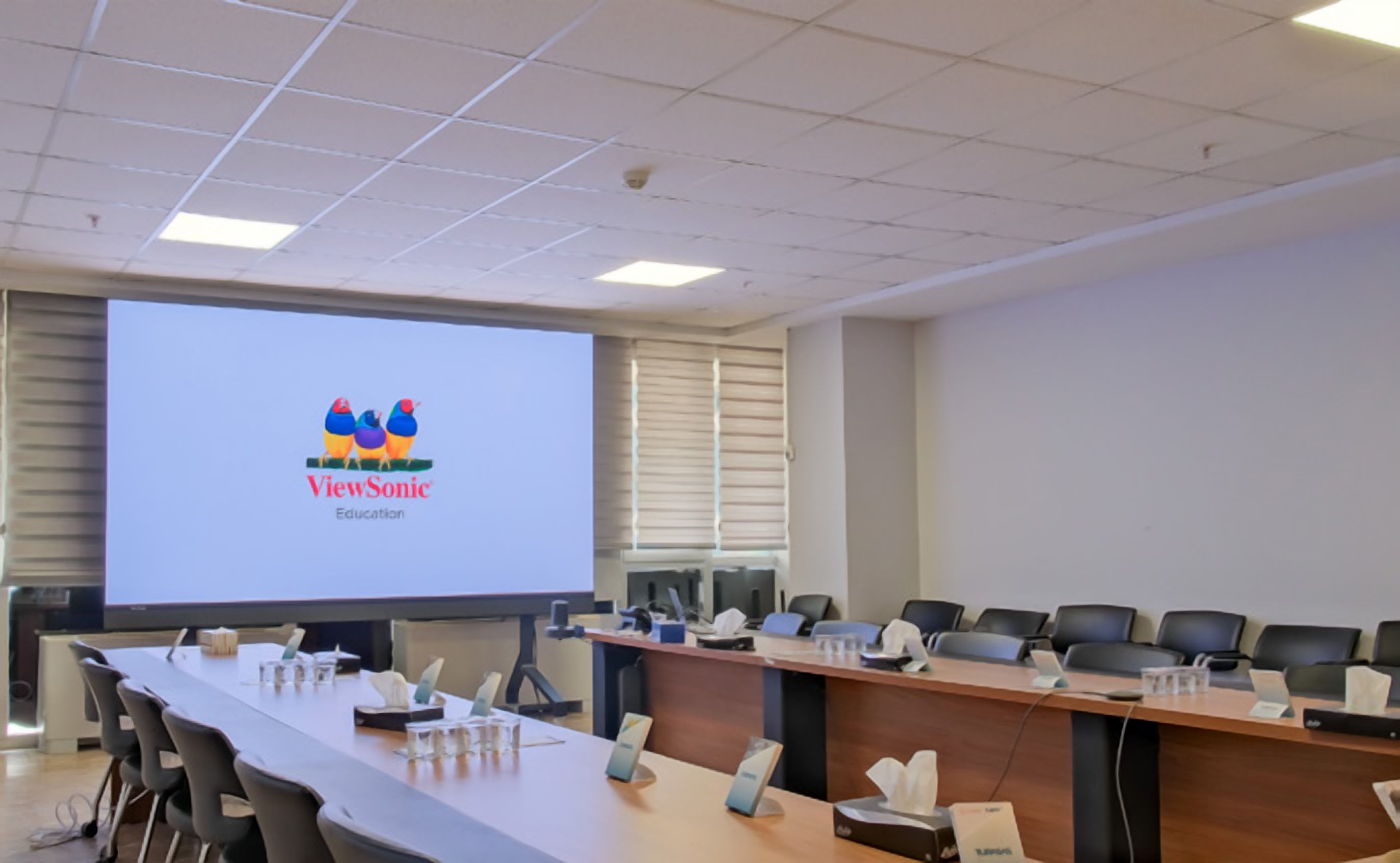 04 Room Angle Education Logo