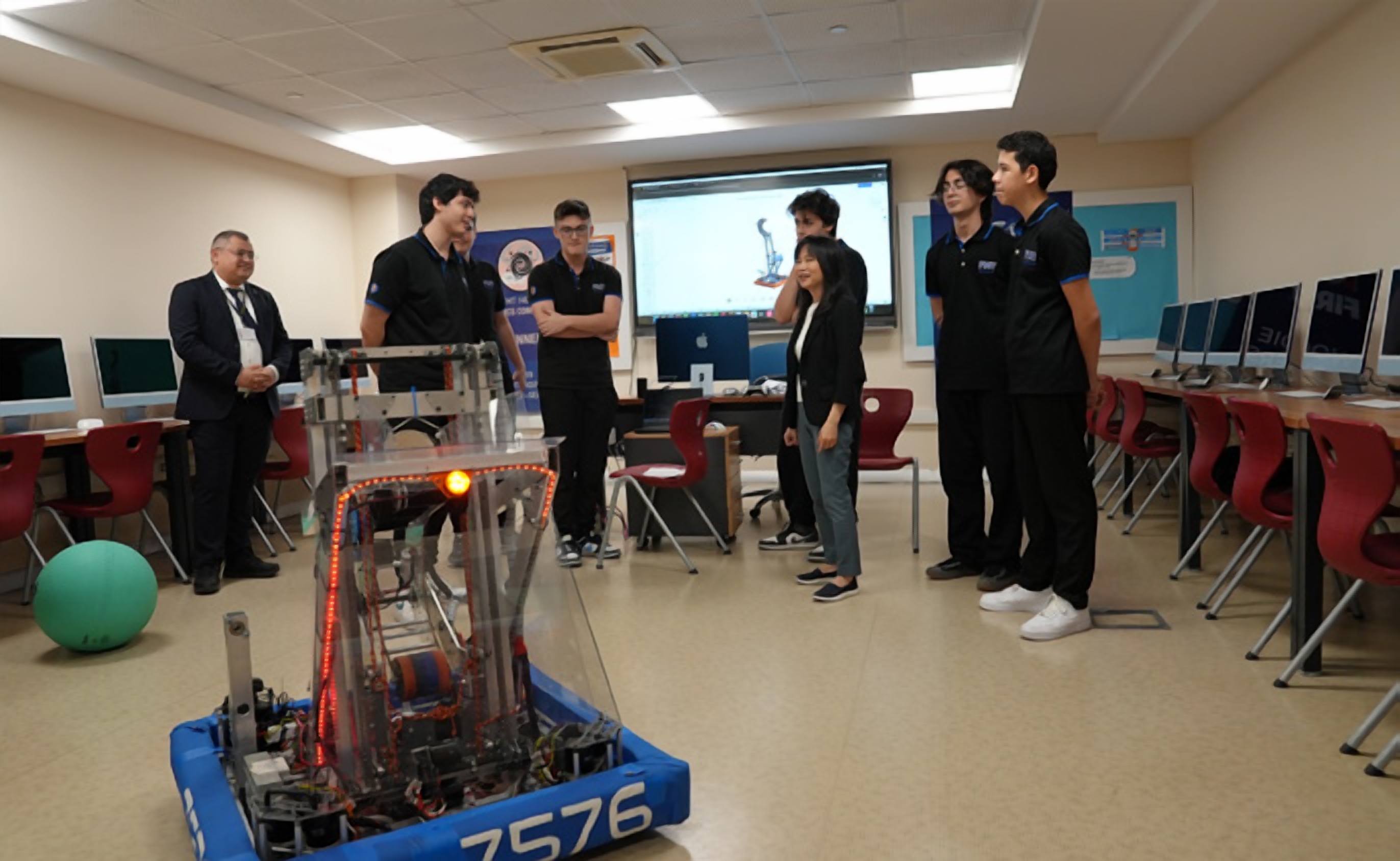 05 Robotics Classroom