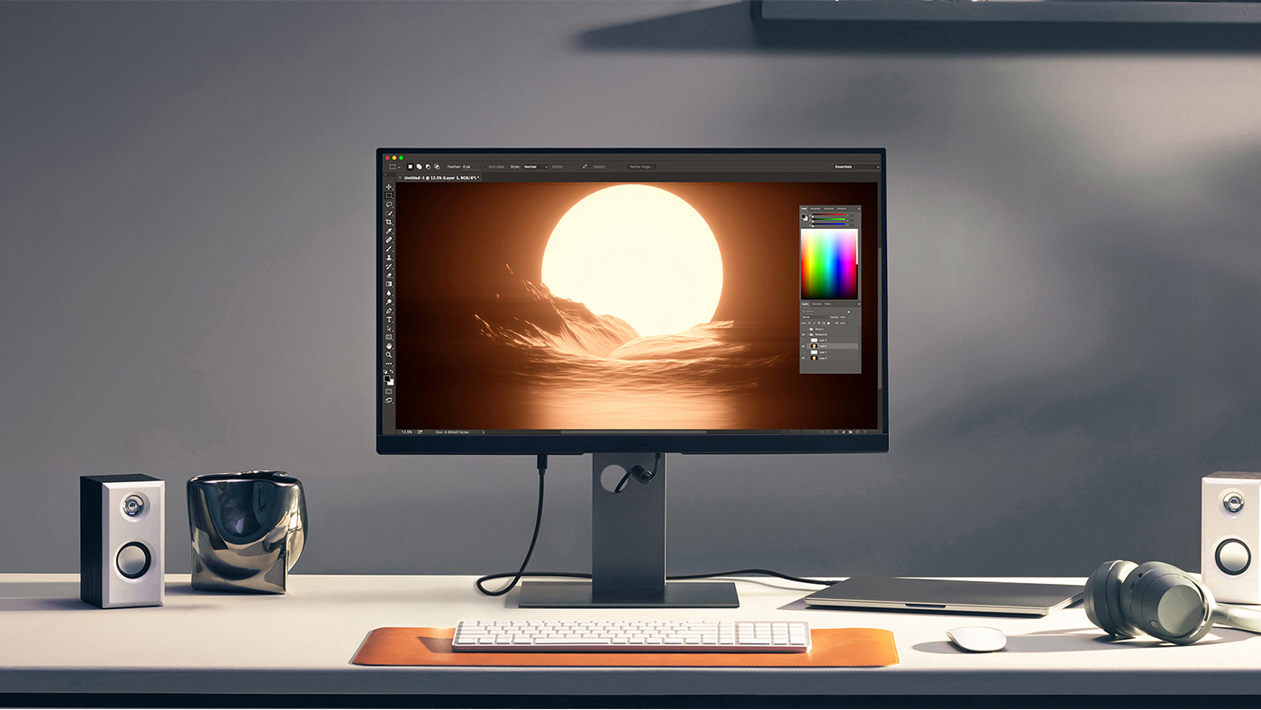 Thunderbolt Monitor in Creative Studio