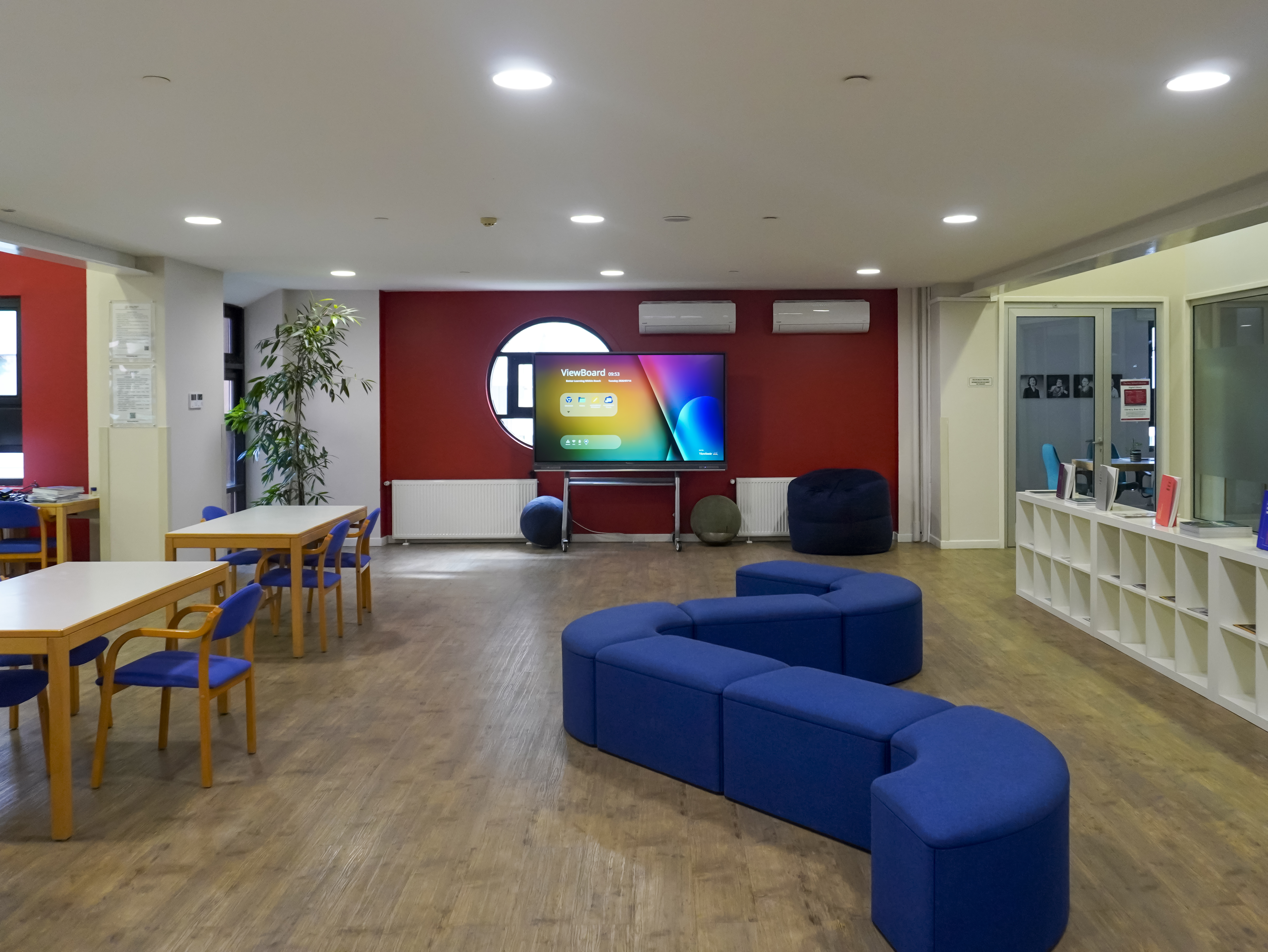 ViewSonic interactive display at Koç School