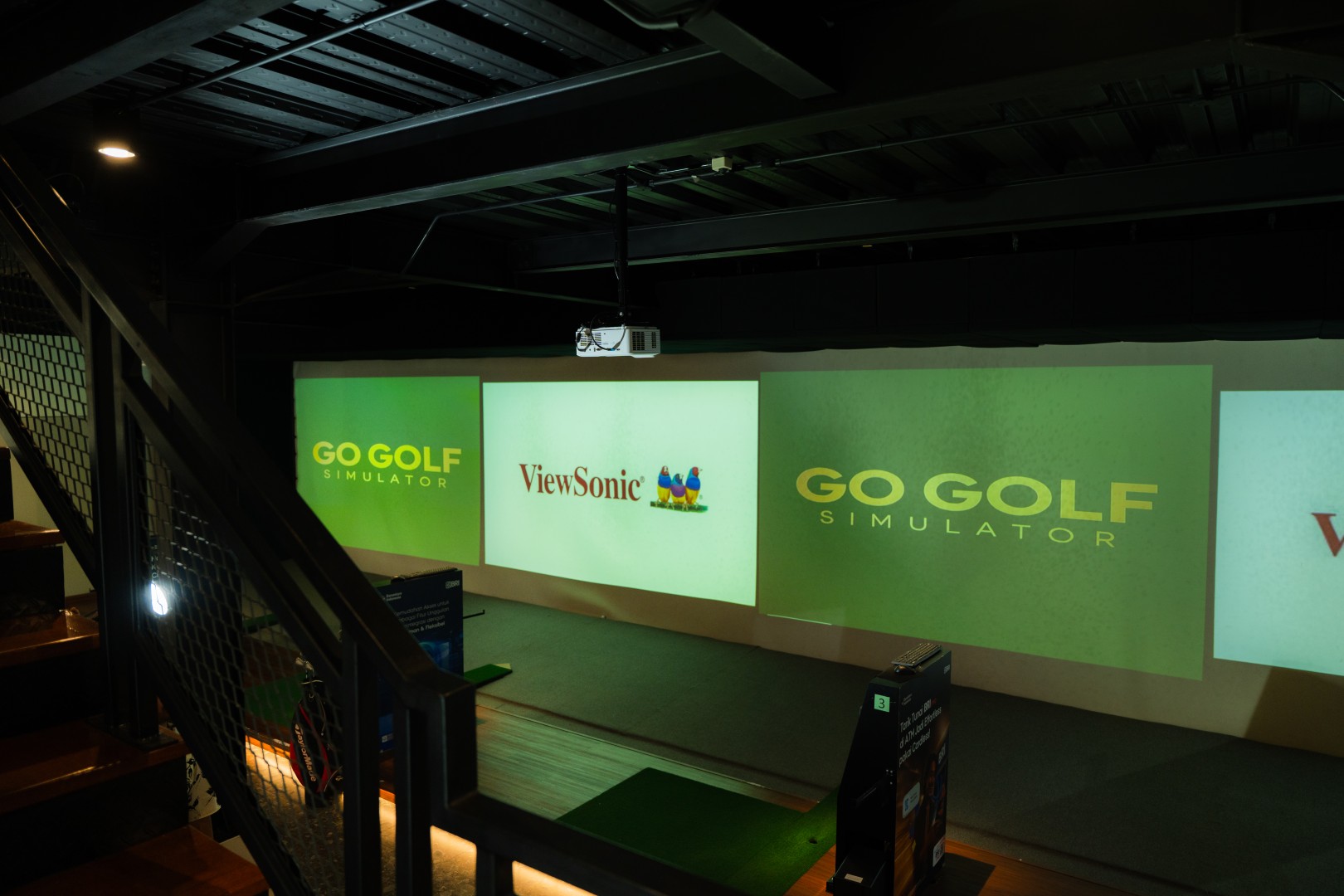 ViewSonic LS740W for GoGolf Simulator