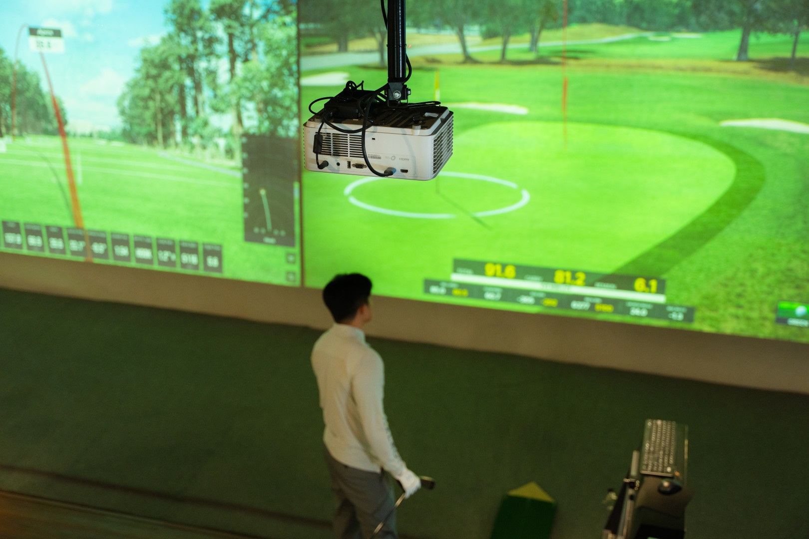ViewSonic LS740W for GoGolf Simulator