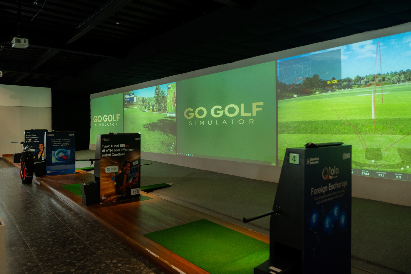 ViewSonic LS740W for GoGolf Simulator