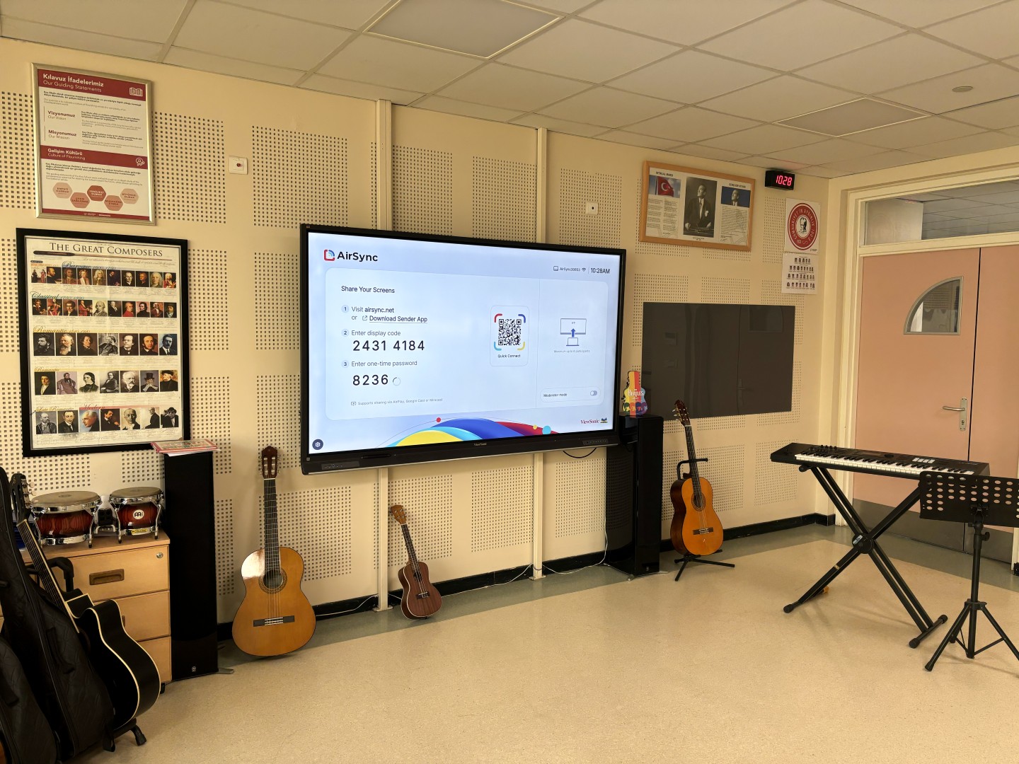 Wall-mounted ViewSonic ViewBoard display in a Koç School classroom