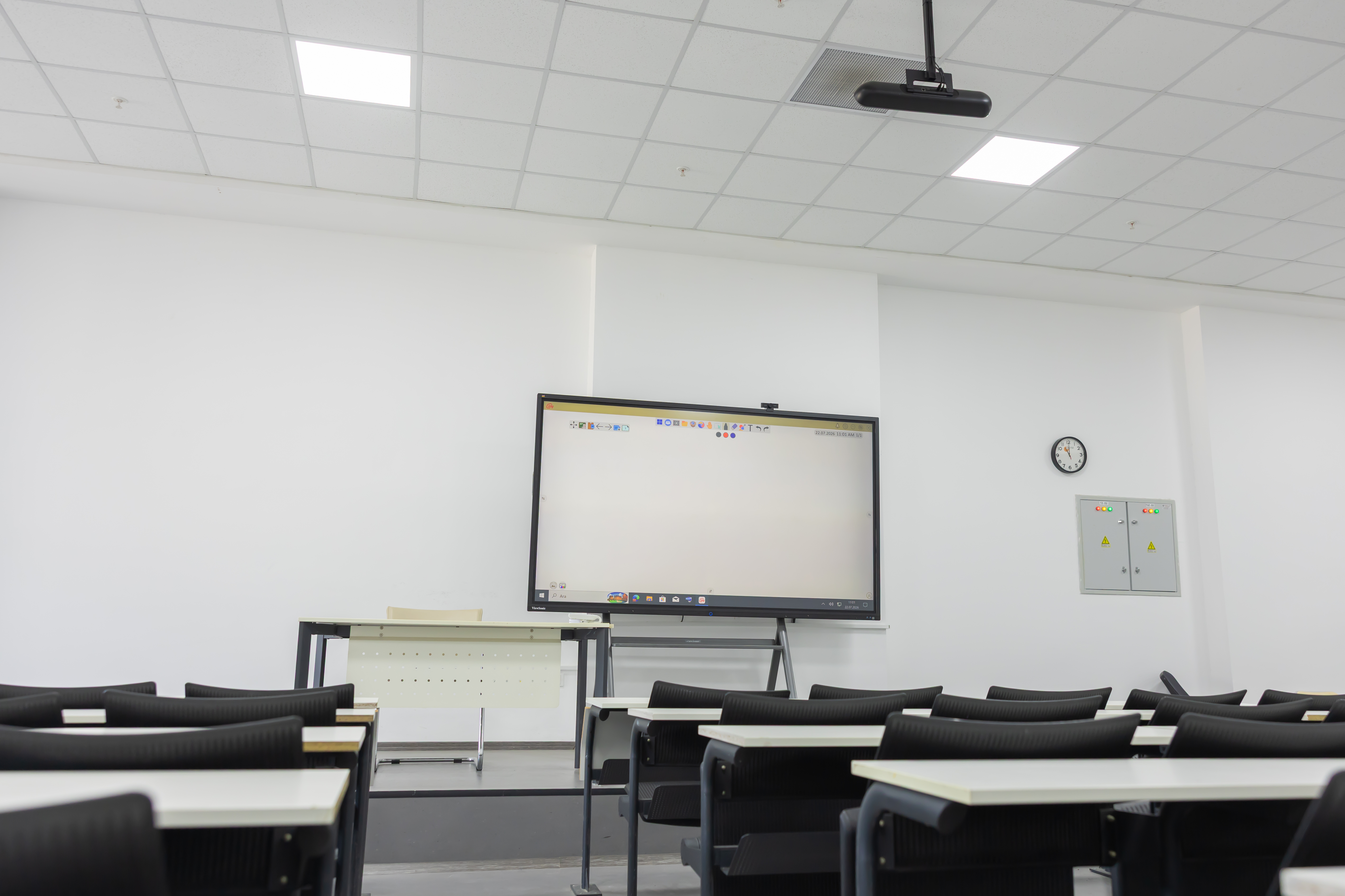 İzmir Bakırçay Üniversitesi’nde ViewSonic interaktif ekran