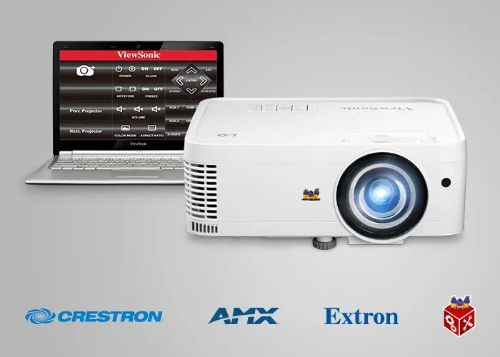 proyector con un ordenador portátil que utiliza el control de red