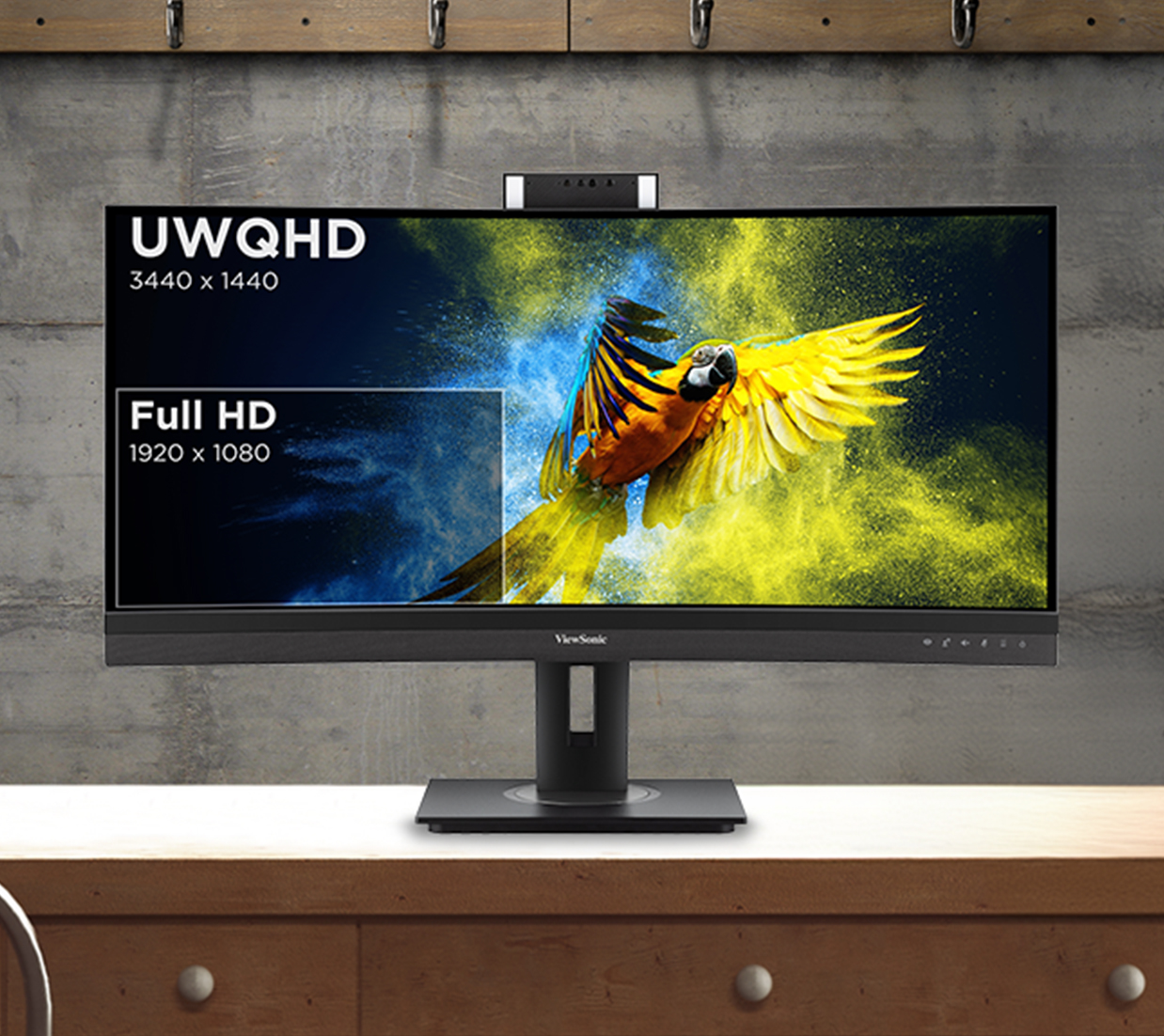 Monitor showing the difference between Full HD and Ultrawide resolution