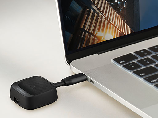 a variety of devices such as laptops screen casting to a CDE31 display