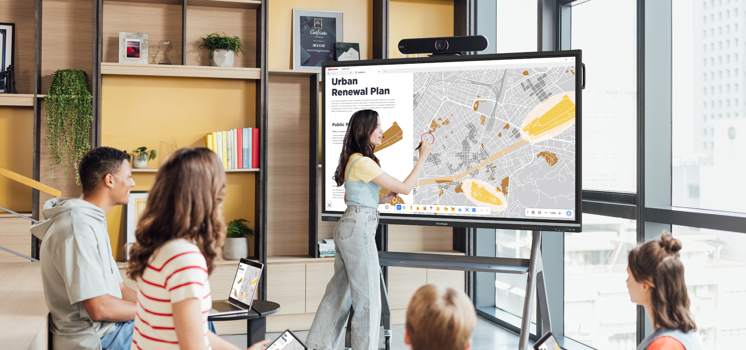 Lớp học Preuniversitario Gauss sử dụng màn hình tương tác ViewSonic