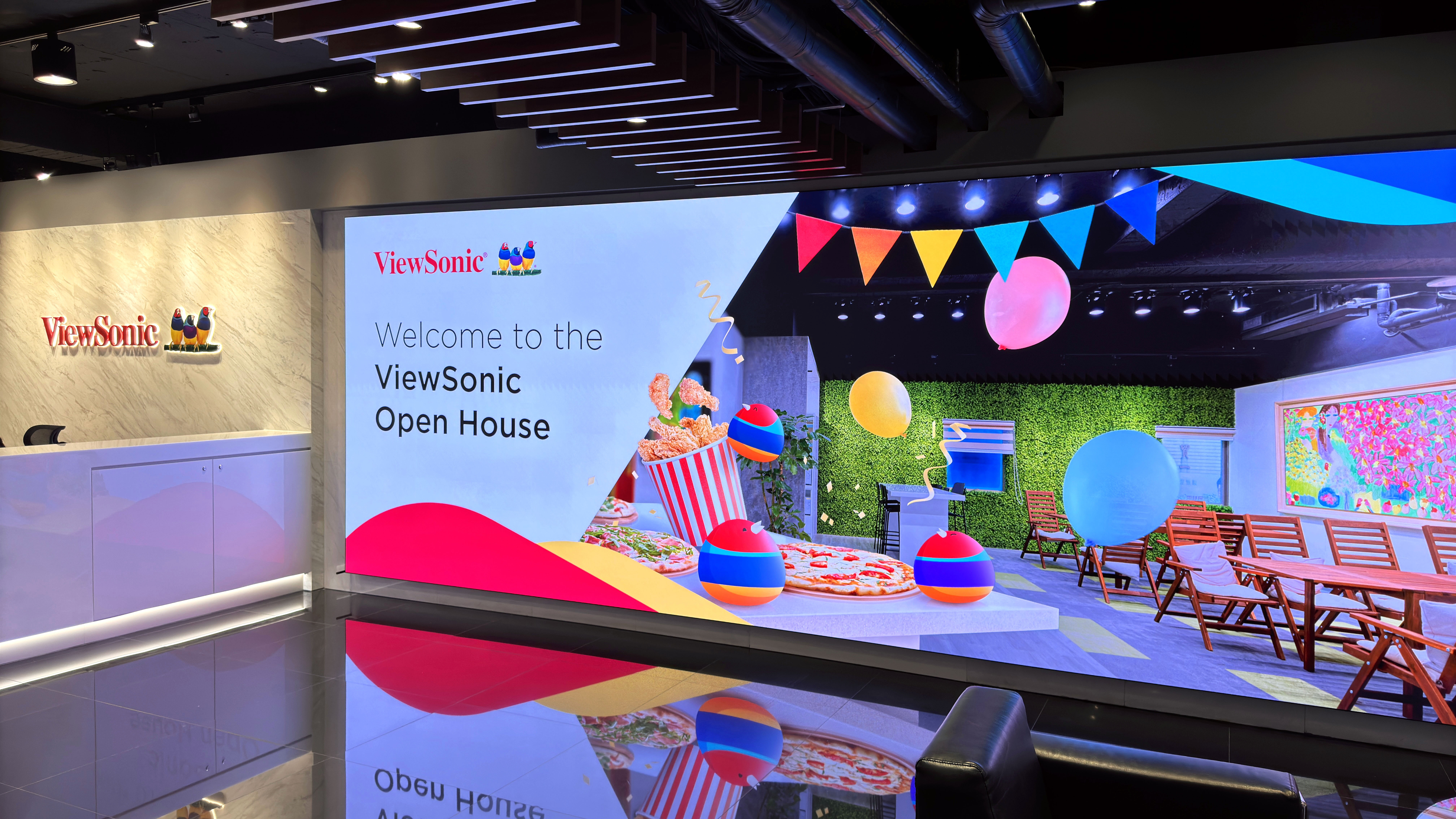 The new 276-inch LED in the 9F lobby wowed guests with big, stunning visuals to kick off the event! 