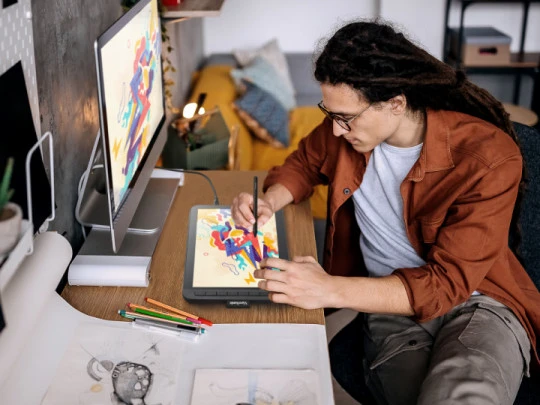 A Natural and Precise Drawing Experience 1