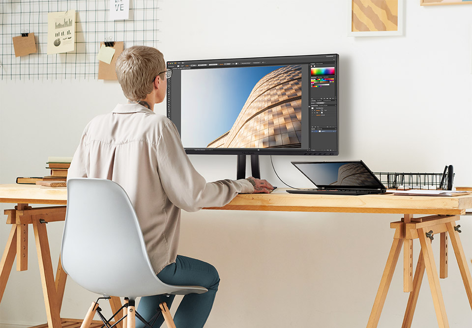 USB-C high-resolution display for crystal-clear visuals.