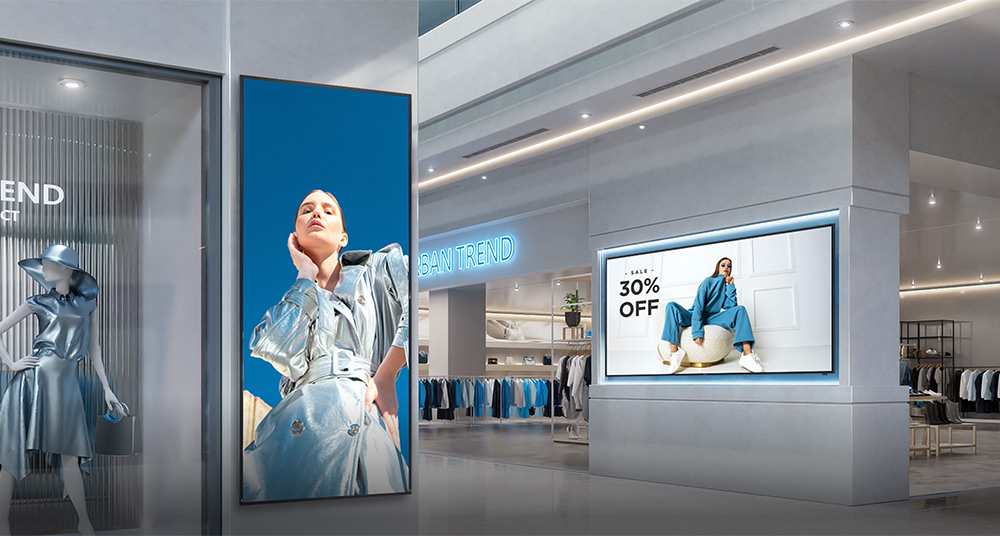 Retail shopping center using digital displays for promotional content