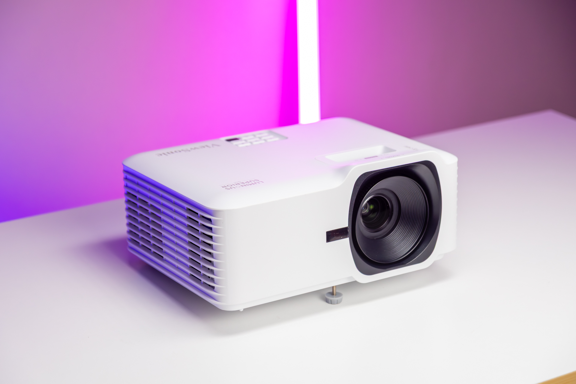 Ưu điểm của dòng máy chiếu ViewSonic LSD400