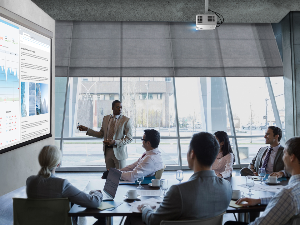 Bright Images for Large Venues  2