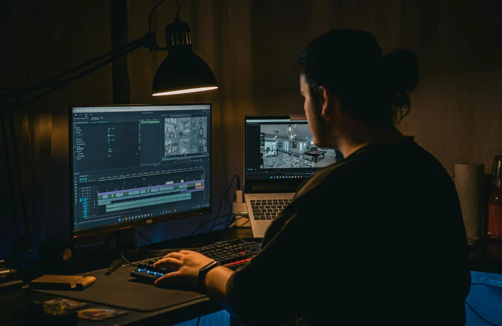 จอคอมตัดต่อวิดีโอ