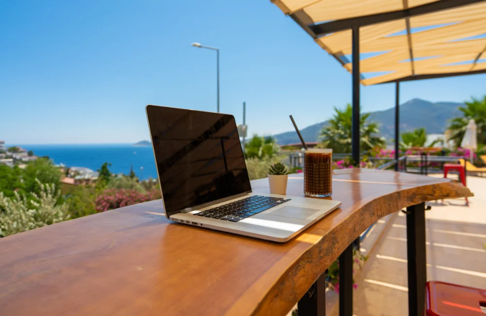 ทำงานนอกสถานที่