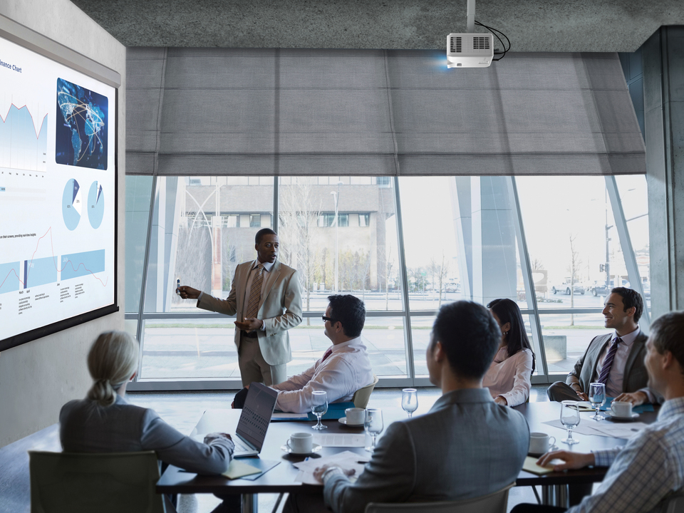 Clear Visuals for Business and Education Environments 1